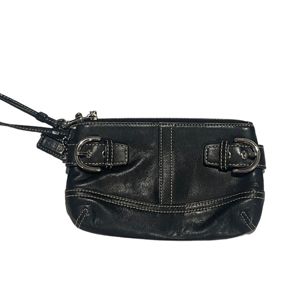 VINTAGE COACH BUCKLE WRISTLET - Picture 1 of 4